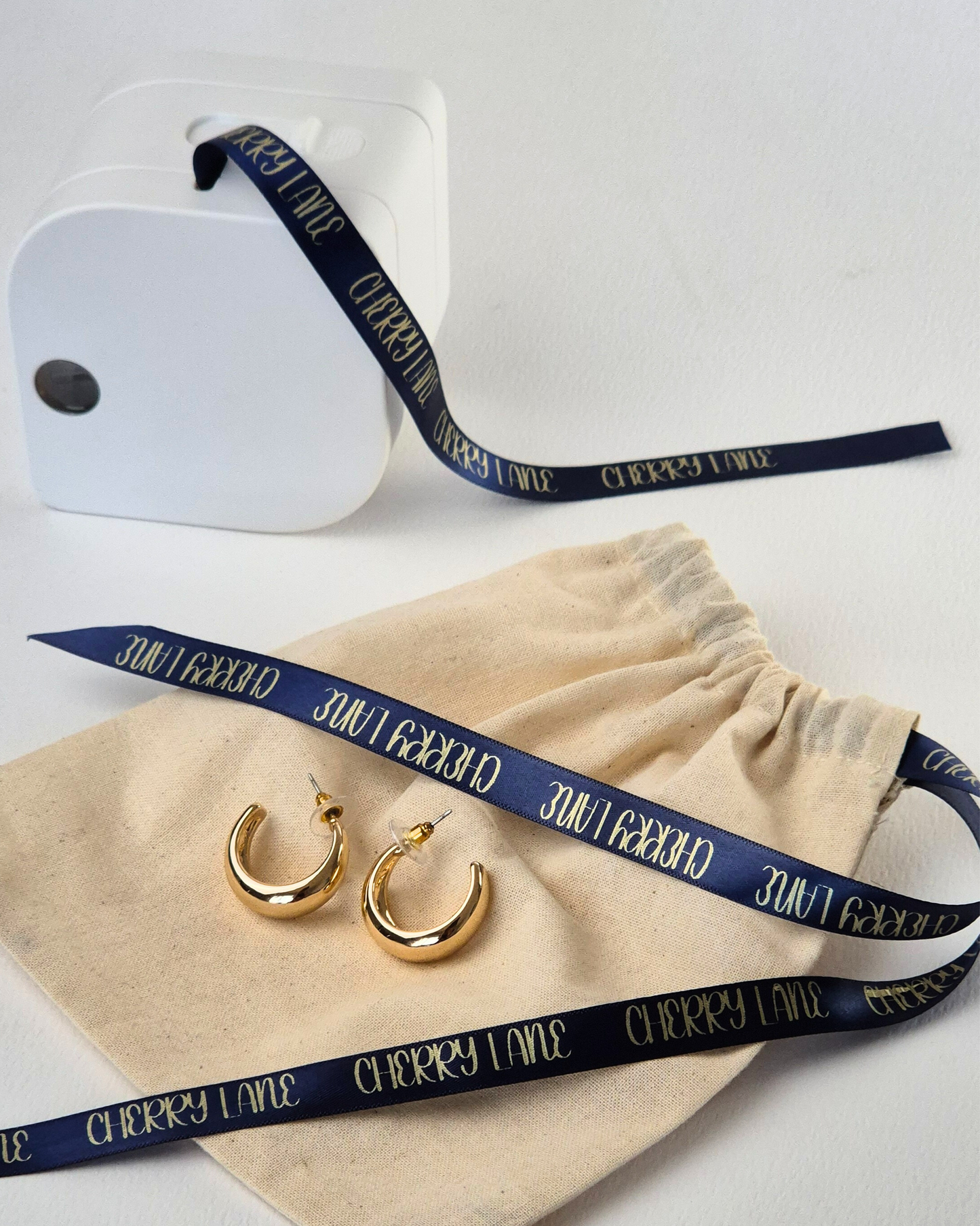 The White Home Label Printer + Free 4m White Label Tape